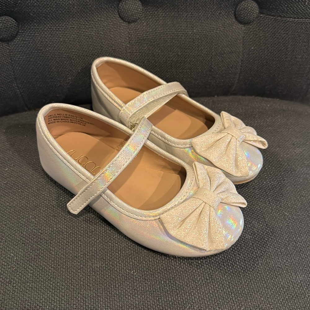 Toddler girl size 8 sparkle white ballet flats